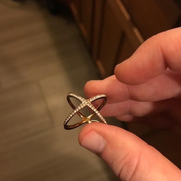 Final markdown‼️Michael Kors rose gold X ring - Picture 3 of 4